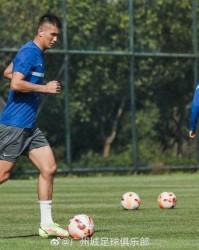 华体会官网入口-广州城集结老将肖智现身训练场 俩外援月底归队