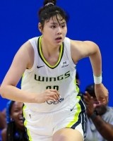 李月汝：佩奇很可爱 我们现在是好闺蜜 真的很高兴能和她一起打球