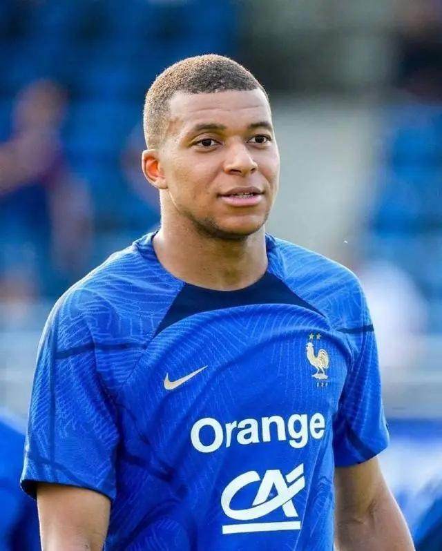 1686700027020074894.jpg 姆巴佩3.webp.jpg